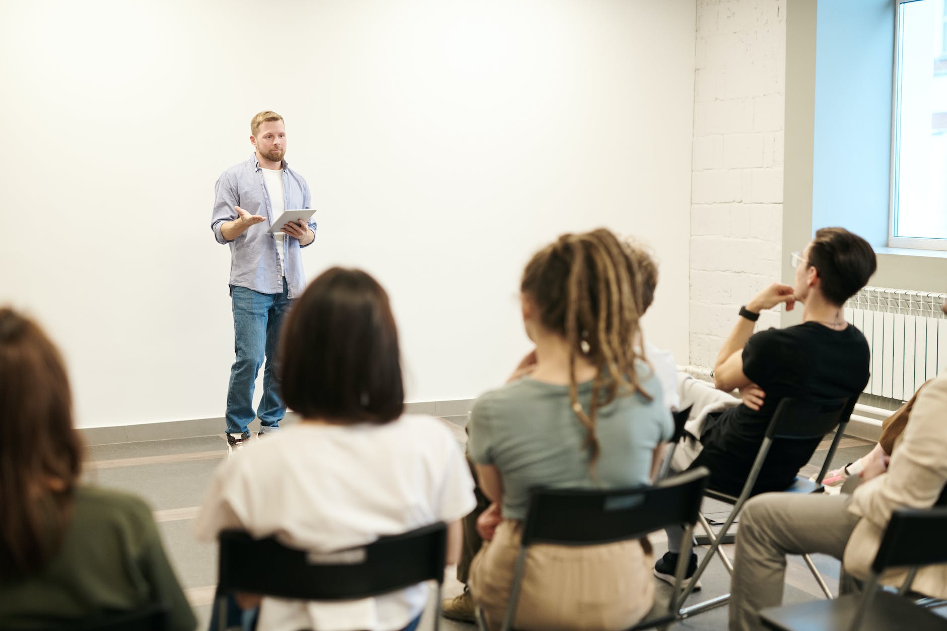 How to Enhance Listening Comprehension for Accents in IELTS – Verbalist